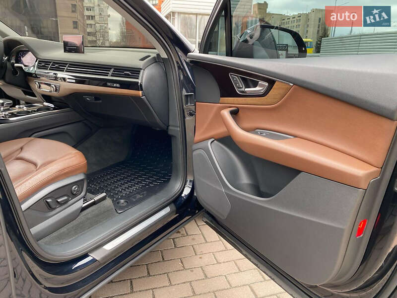 Позашляховик / Кросовер Audi Q7 2017 в Києві