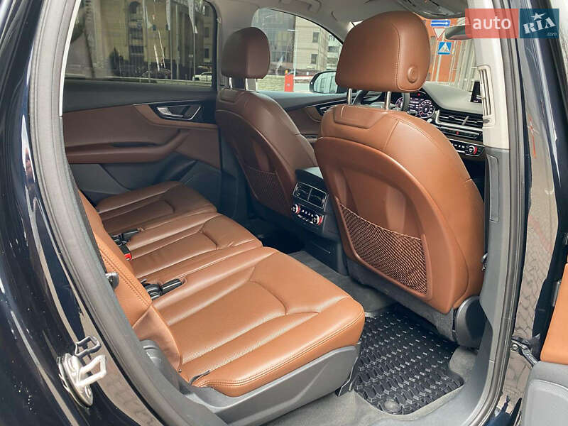 Позашляховик / Кросовер Audi Q7 2017 в Києві