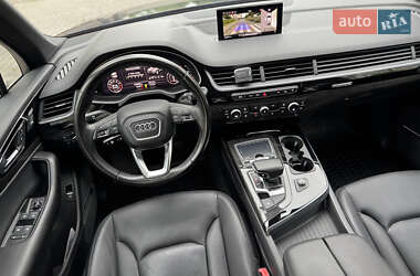 Внедорожник / Кроссовер Audi Q7 2017 в 
