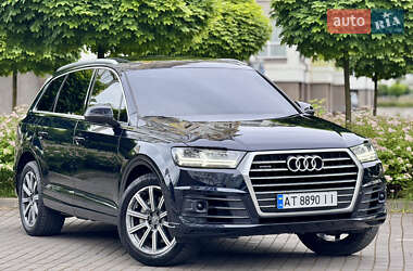 Внедорожник / Кроссовер Audi Q7 2017 в 
