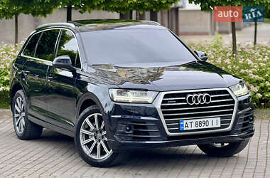 Внедорожник / Кроссовер Audi Q7 2017 в 