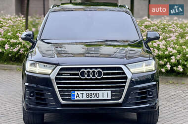Внедорожник / Кроссовер Audi Q7 2017 в 