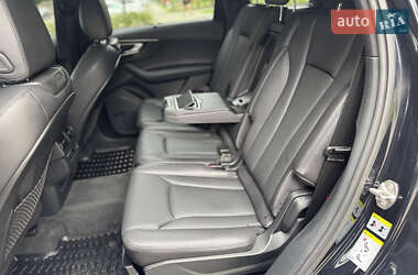 Внедорожник / Кроссовер Audi Q7 2017 в 