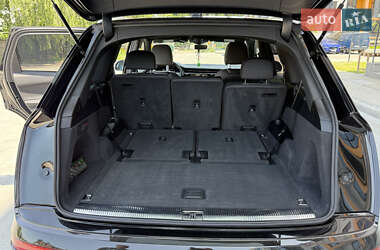 Внедорожник / Кроссовер Audi Q7 2020 в 