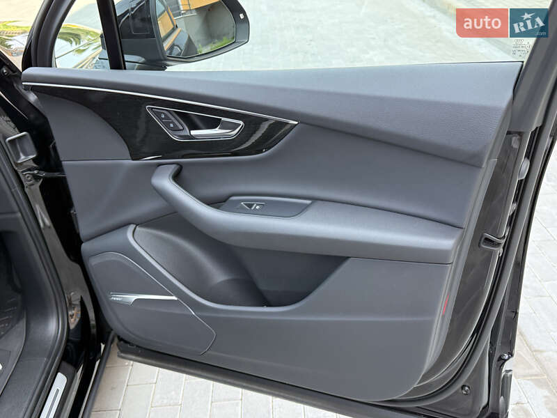 Внедорожник / Кроссовер Audi Q7 2020 в Виннице