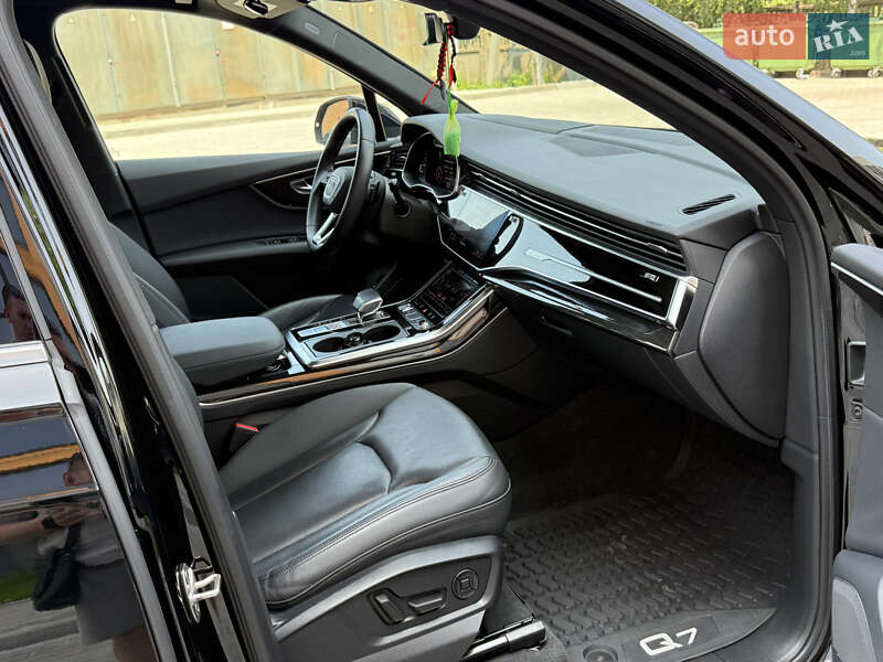 Внедорожник / Кроссовер Audi Q7 2020 в Виннице