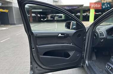 Внедорожник / Кроссовер Audi Q7 2014 в 