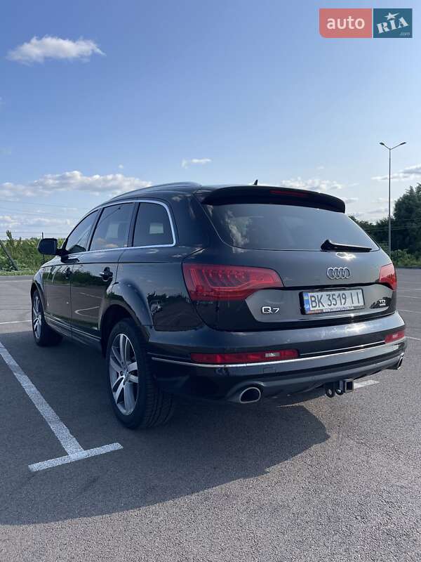 Позашляховик / Кросовер Audi Q7 2013 в Рівному