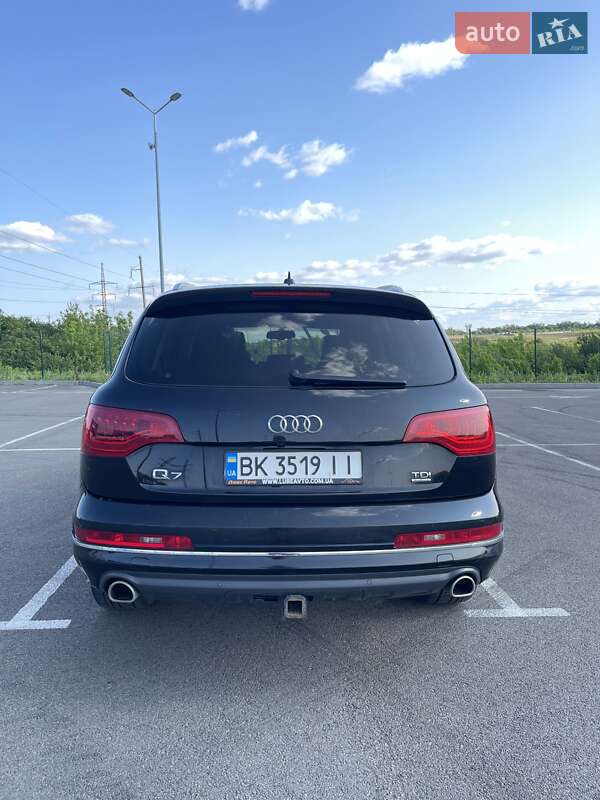 Позашляховик / Кросовер Audi Q7 2013 в Рівному