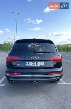 Позашляховик / Кросовер Audi Q7 2013 в 