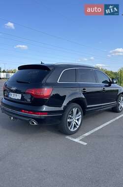 Позашляховик / Кросовер Audi Q7 2013 в 