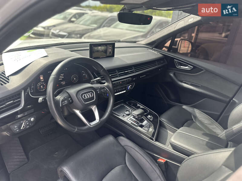 Внедорожник / Кроссовер Audi Q7 2017 в Ровно