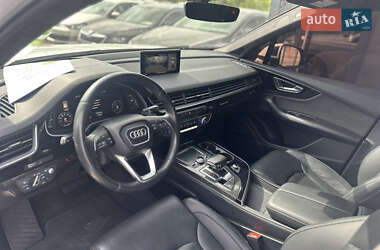 Внедорожник / Кроссовер Audi Q7 2017 в 
