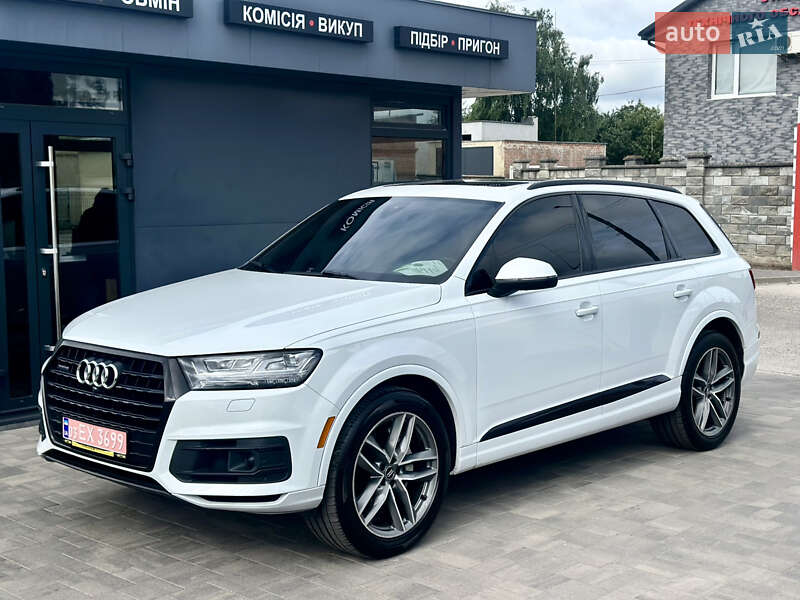 Внедорожник / Кроссовер Audi Q7 2017 в Ровно