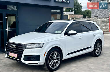 Внедорожник / Кроссовер Audi Q7 2017 в 