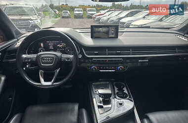 Внедорожник / Кроссовер Audi Q7 2017 в 
