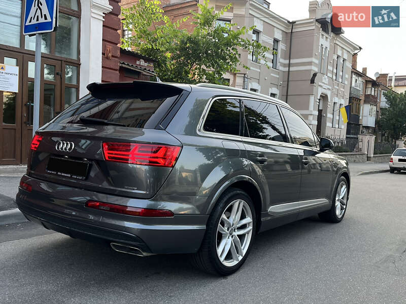 Внедорожник / Кроссовер Audi Q7 2016 в Виннице