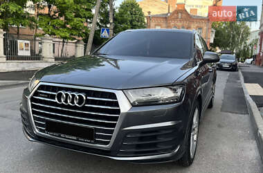 Позашляховик / Кросовер Audi Q7 2016 в 