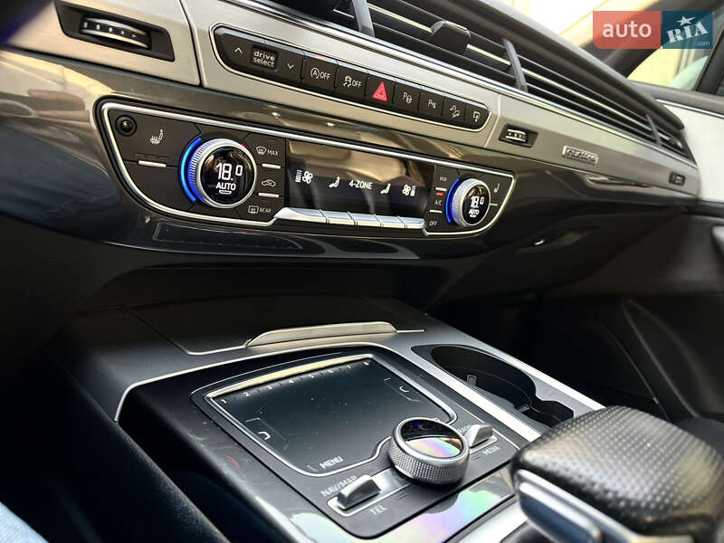 Внедорожник / Кроссовер Audi Q7 2016 в Виннице