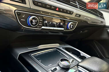 Позашляховик / Кросовер Audi Q7 2016 в 