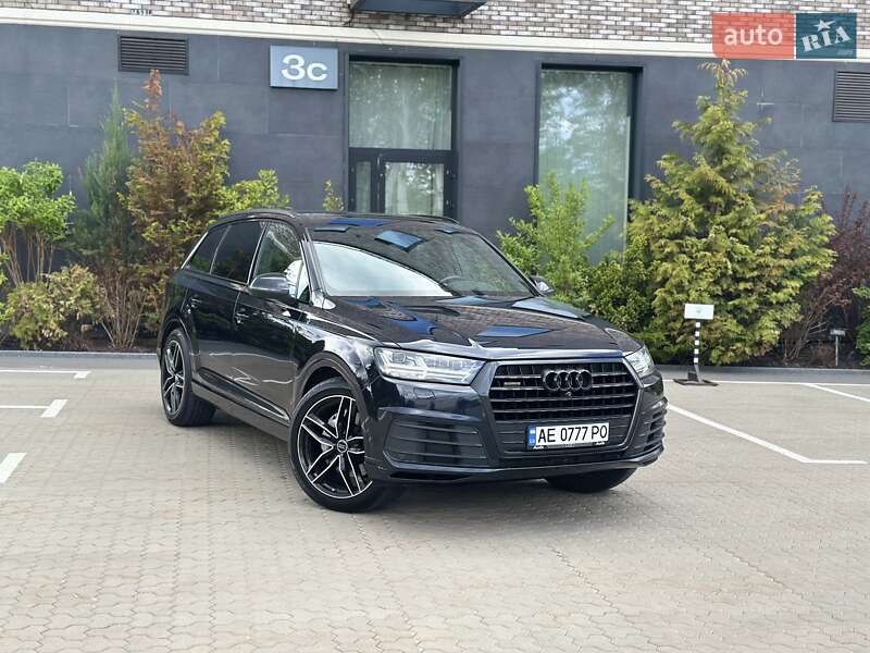 Внедорожник / Кроссовер Audi Q7 2017 в Киеве