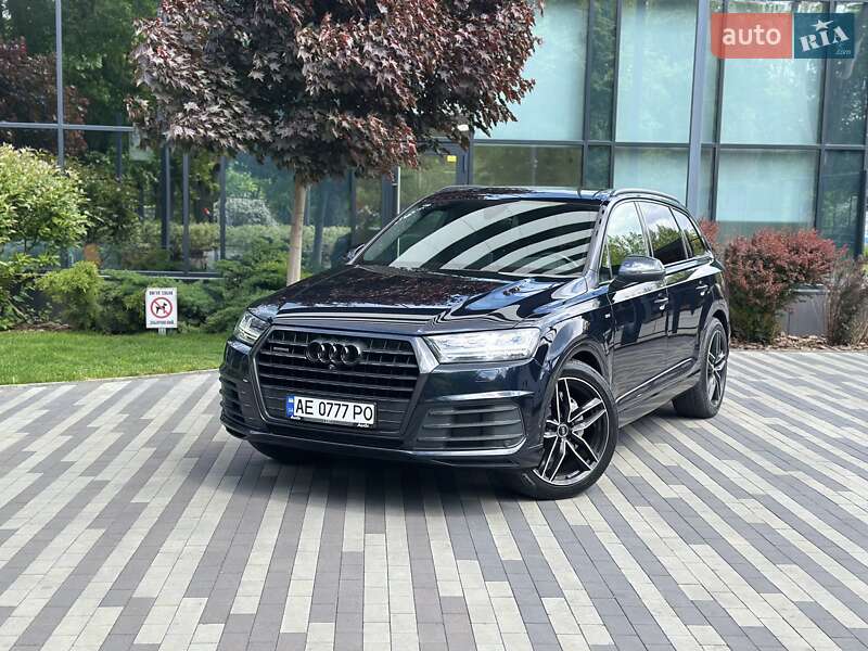 Внедорожник / Кроссовер Audi Q7 2017 в Киеве