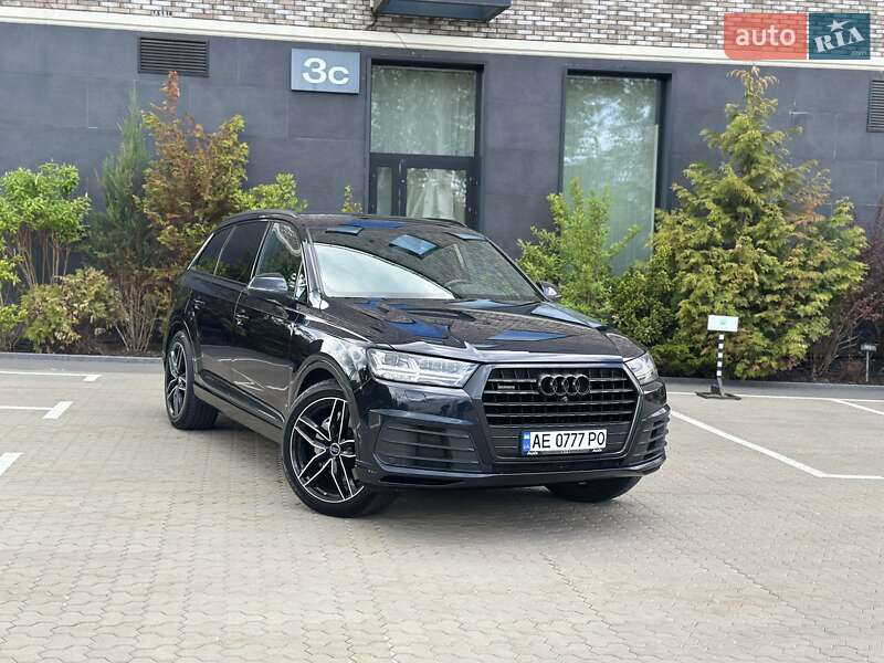 Внедорожник / Кроссовер Audi Q7 2017 в Киеве