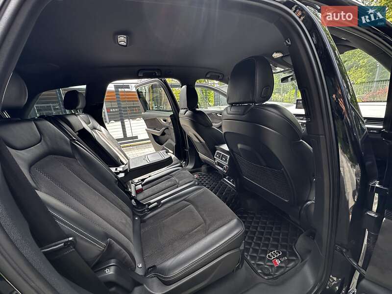 Внедорожник / Кроссовер Audi Q7 2017 в Киеве