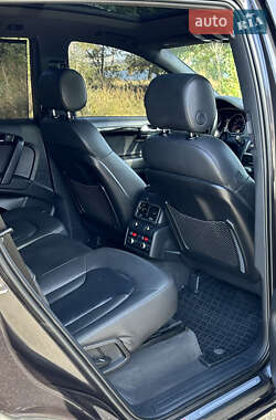 Внедорожник / Кроссовер Audi Q7 2014 в 