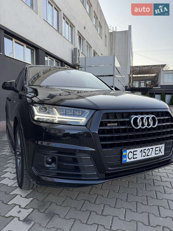 Позашляховик / Кросовер Audi Q7 2017 в Чернівцях
