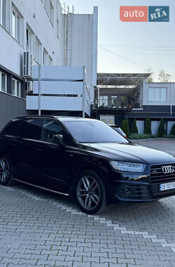 Позашляховик / Кросовер Audi Q7 2017 в 