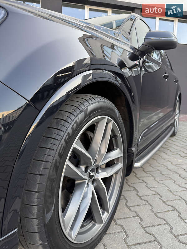 Позашляховик / Кросовер Audi Q7 2017 в Чернівцях