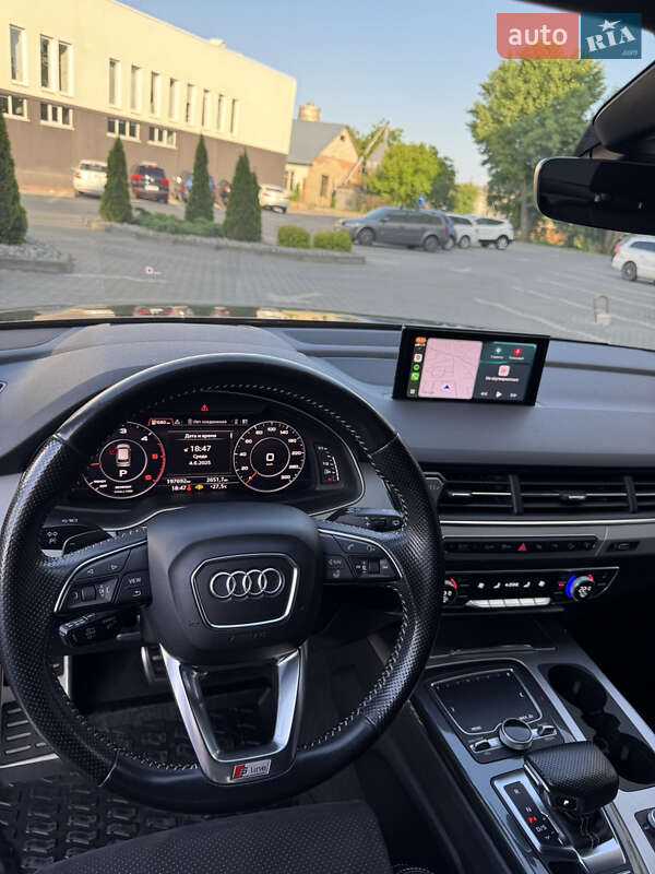 Позашляховик / Кросовер Audi Q7 2017 в Чернівцях