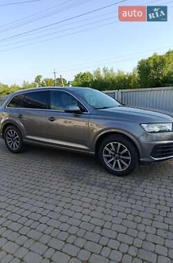 Внедорожник / Кроссовер Audi Q7 2016 в 