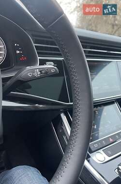 Внедорожник / Кроссовер Audi Q7 2019 в 