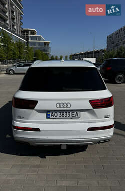 Позашляховик / Кросовер Audi Q7 2017 в 