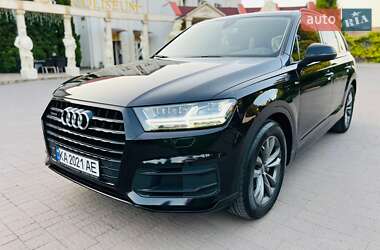 Внедорожник / Кроссовер Audi Q7 2015 в 