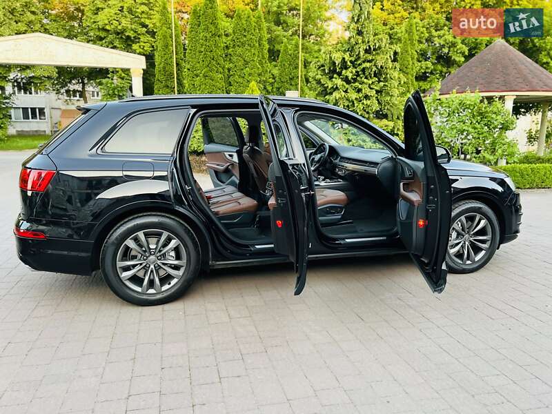 Позашляховик / Кросовер Audi Q7 2015 в Хмельницькому