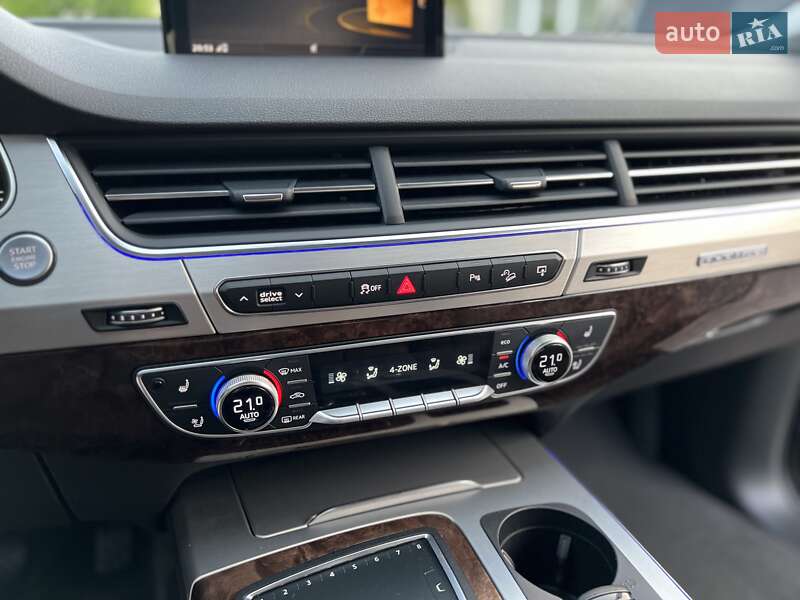 Позашляховик / Кросовер Audi Q7 2015 в Хмельницькому