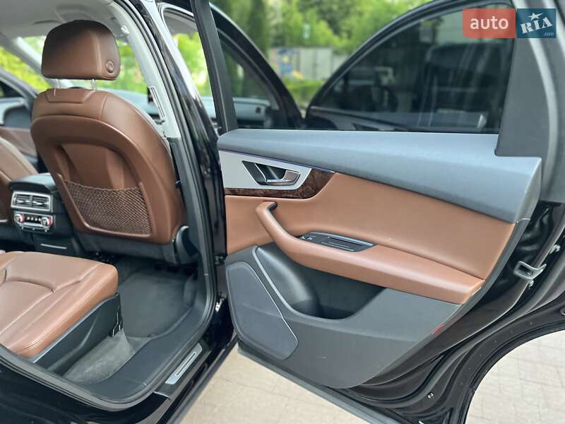 Позашляховик / Кросовер Audi Q7 2015 в Хмельницькому
