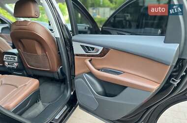 Внедорожник / Кроссовер Audi Q7 2015 в 