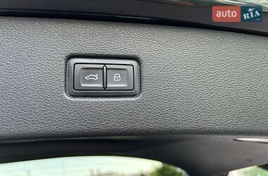 Внедорожник / Кроссовер Audi Q7 2015 в 