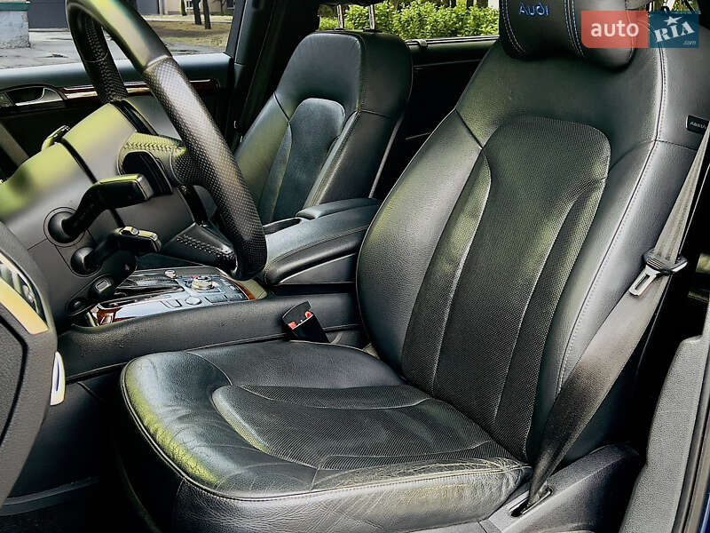 Позашляховик / Кросовер Audi Q7 2010 в Миколаєві