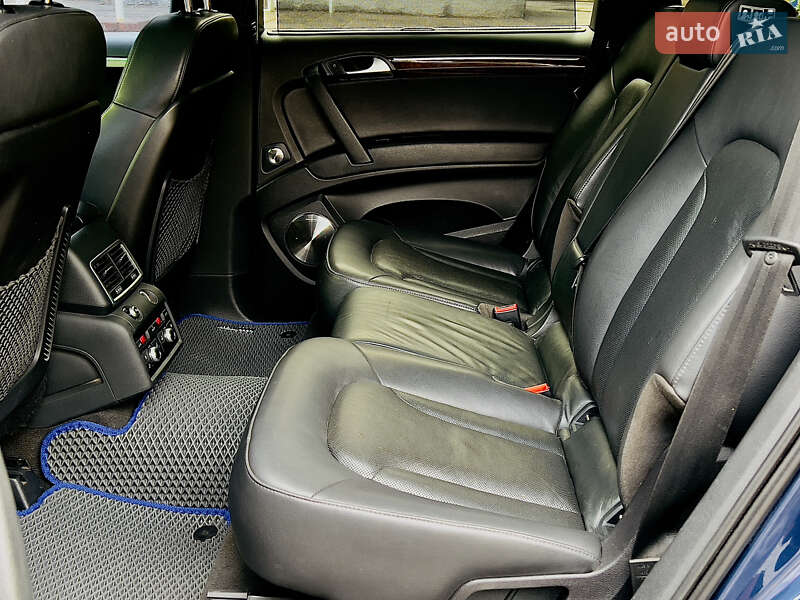 Позашляховик / Кросовер Audi Q7 2010 в Миколаєві