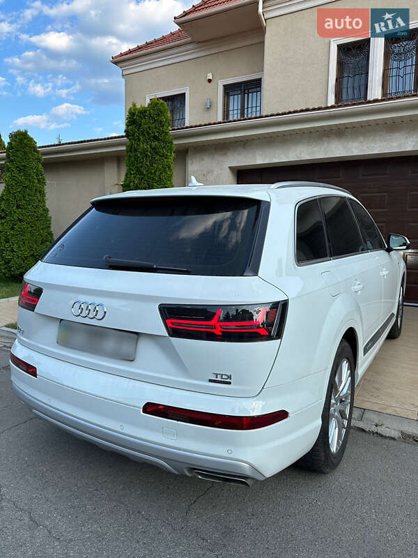 Позашляховик / Кросовер Audi Q7 2016 в Одесі фото 5 Позашляховик / Кросовер Audi Q7 2016 в Одесі