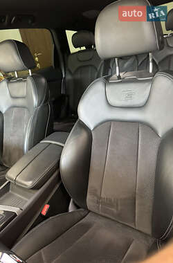 Позашляховик / Кросовер Audi Q7 2016 в 