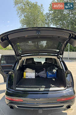 Внедорожник / Кроссовер Audi Q7 2013 в 