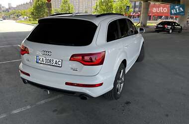 Позашляховик / Кросовер Audi Q7 2015 в 