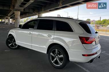 Позашляховик / Кросовер Audi Q7 2015 в 