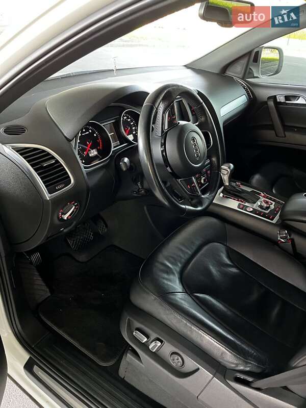 Внедорожник / Кроссовер Audi Q7 2015 в Киеве